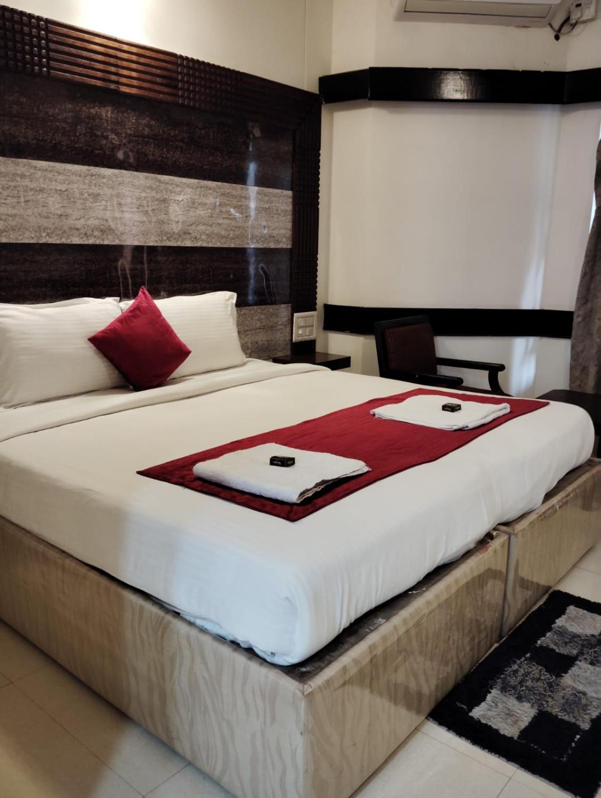 Hotel New Rajdarshan Madikeri Exterior photo
